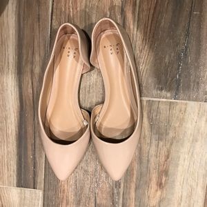 Pink pointed flats!